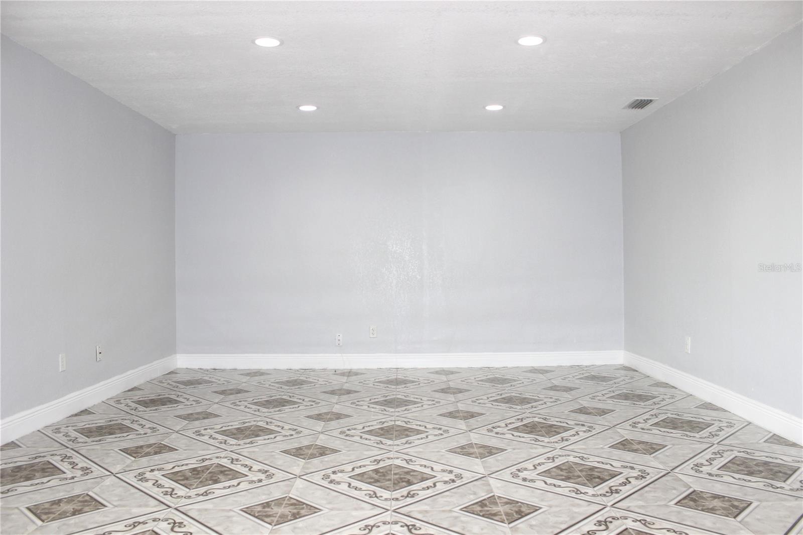 Image 6 of 34 For 8236 Donaldson Drive