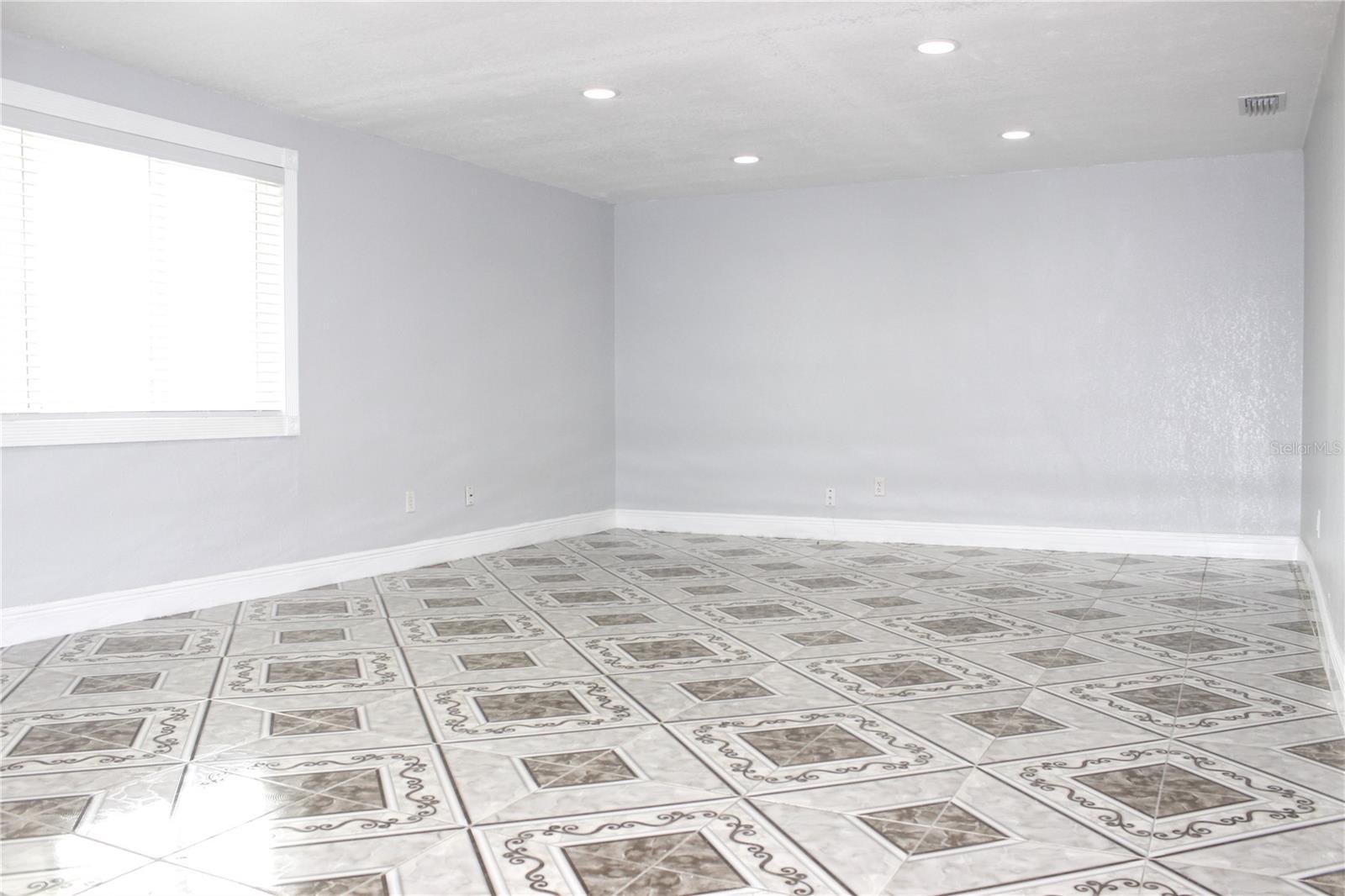 Image 7 of 34 For 8236 Donaldson Drive