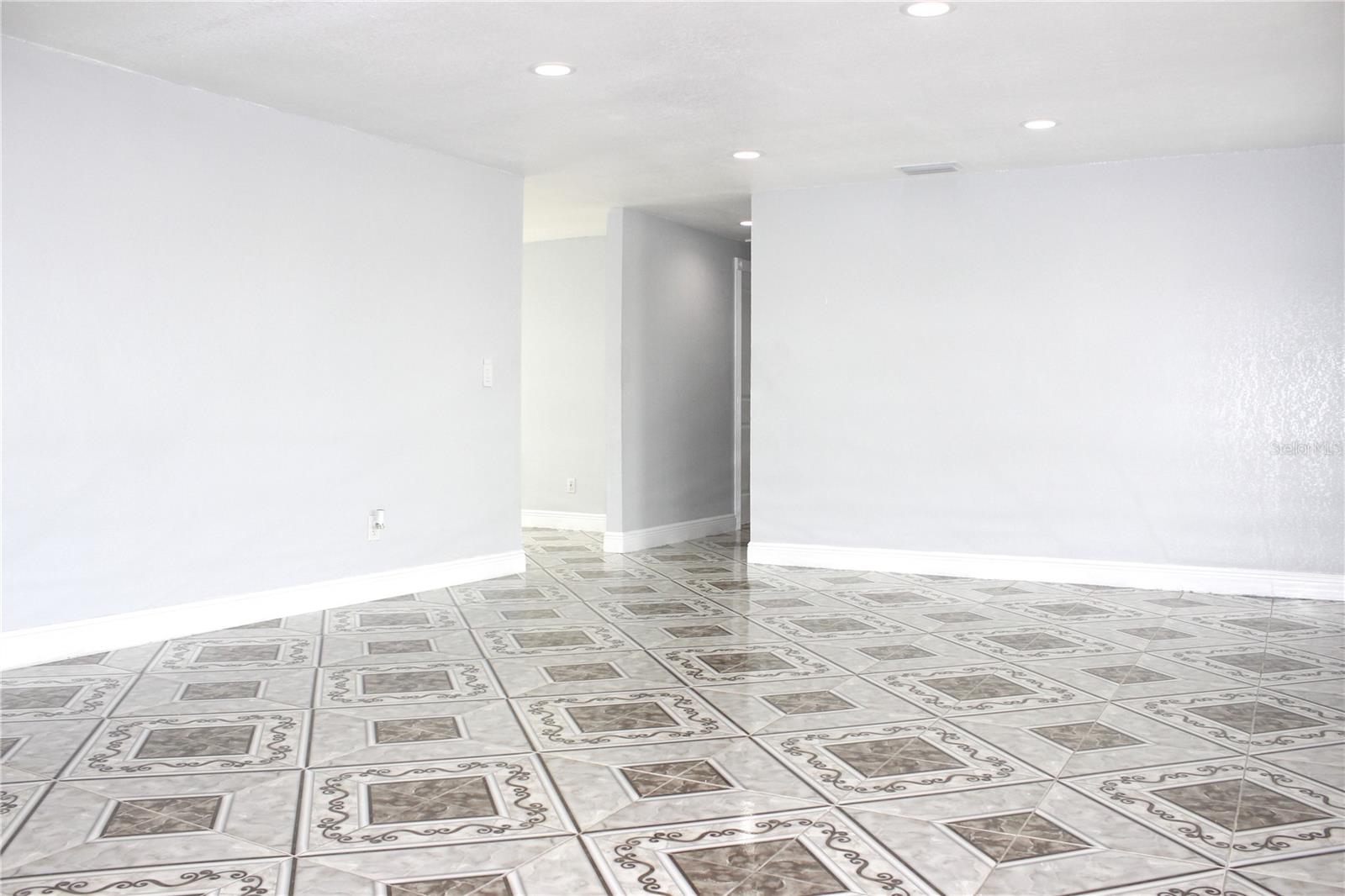 Image 9 of 34 For 8236 Donaldson Drive