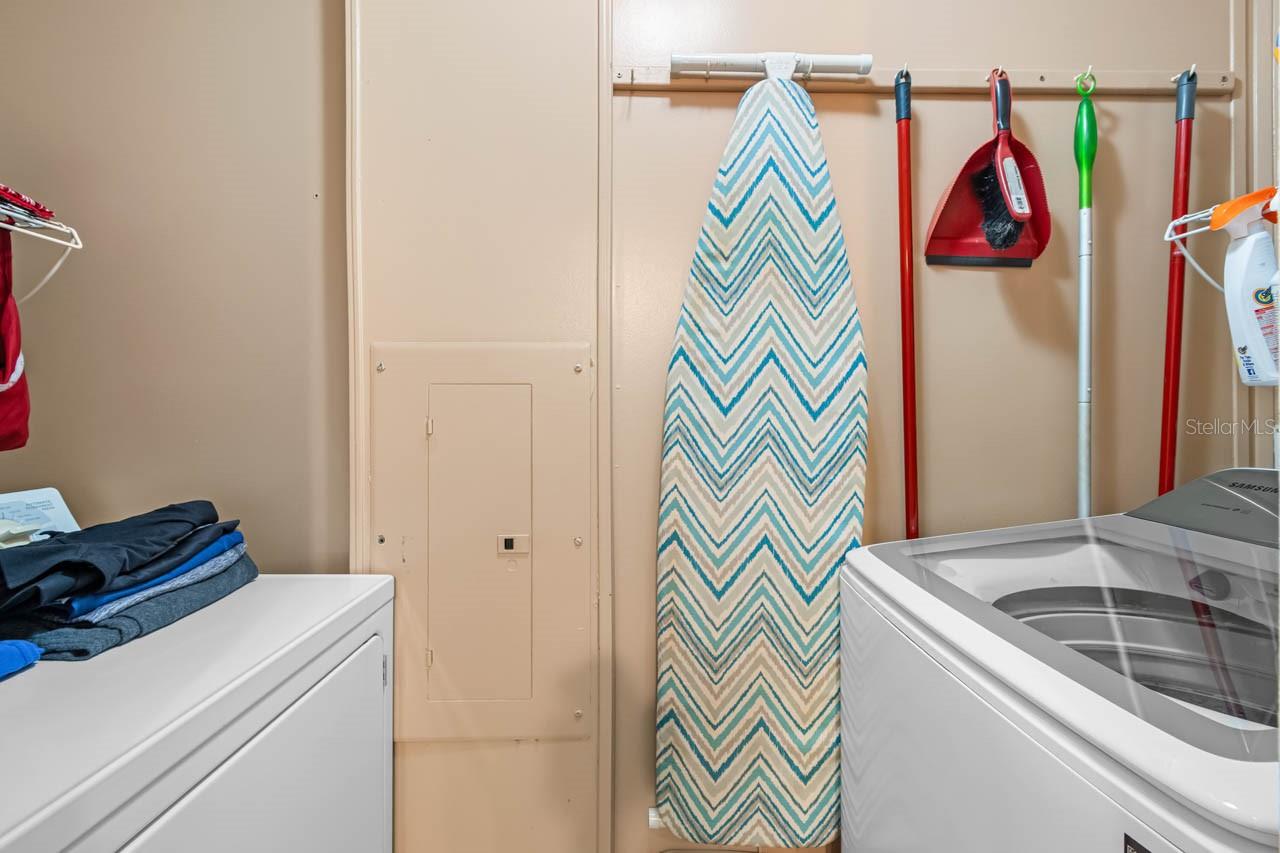 Image 15 of 49 For 11622 Grovewood Avenue