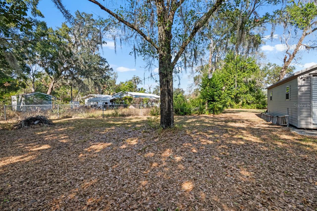 Image 30 of 49 For 11622 Grovewood Avenue