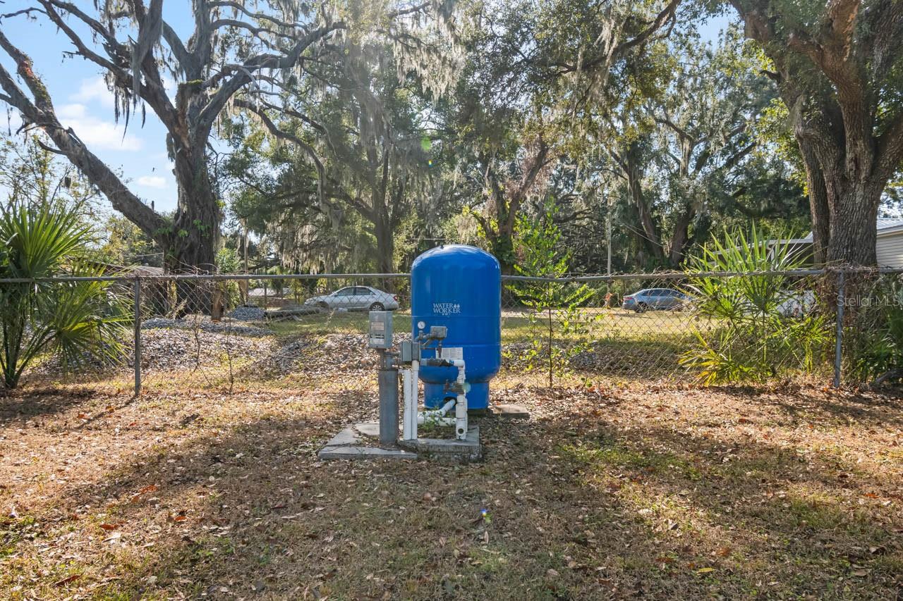 Image 31 of 49 For 11622 Grovewood Avenue