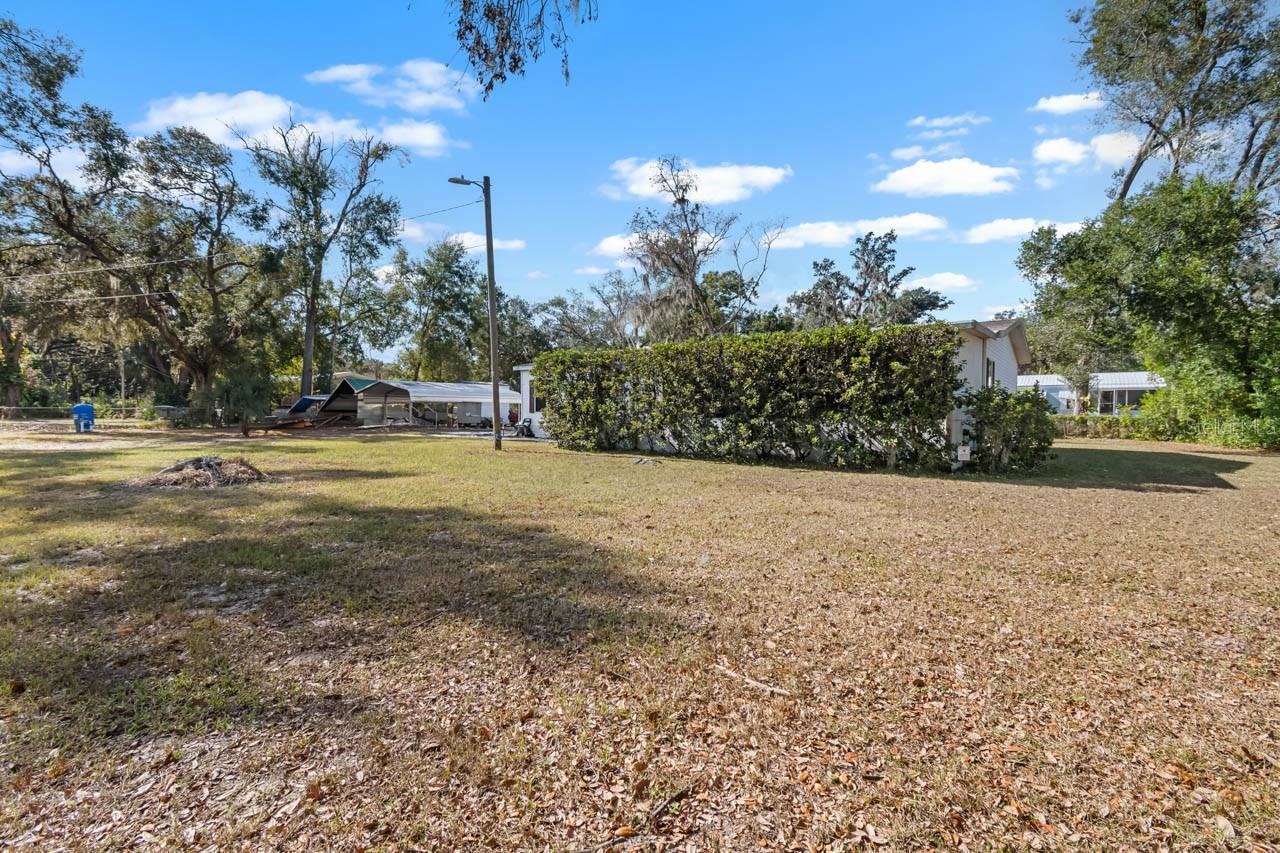 Image 33 of 49 For 11622 Grovewood Avenue