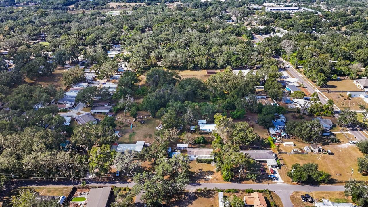 Image 43 of 49 For 11622 Grovewood Avenue