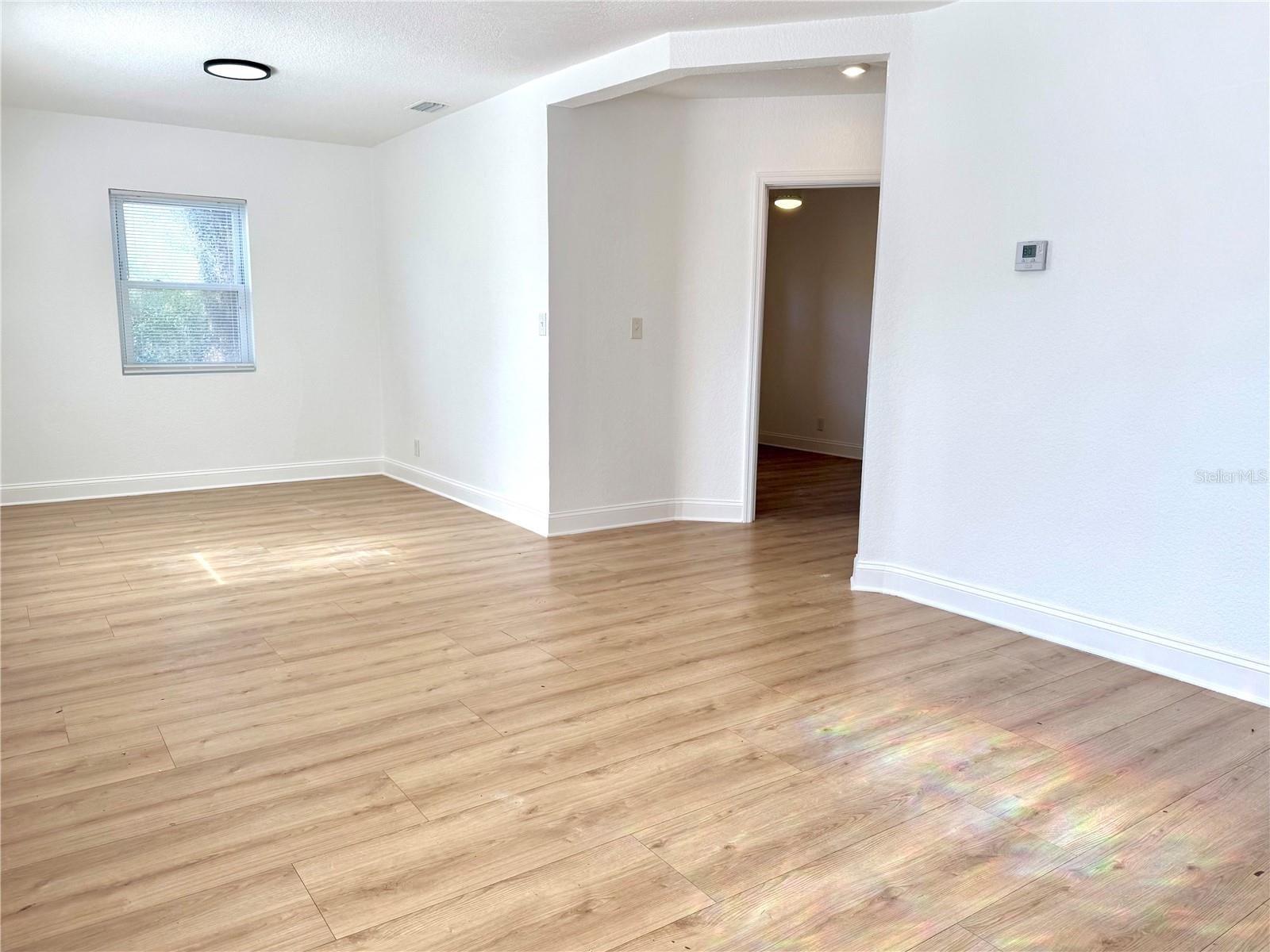 Image 13 of 42 For 1166 Woodlawn Street