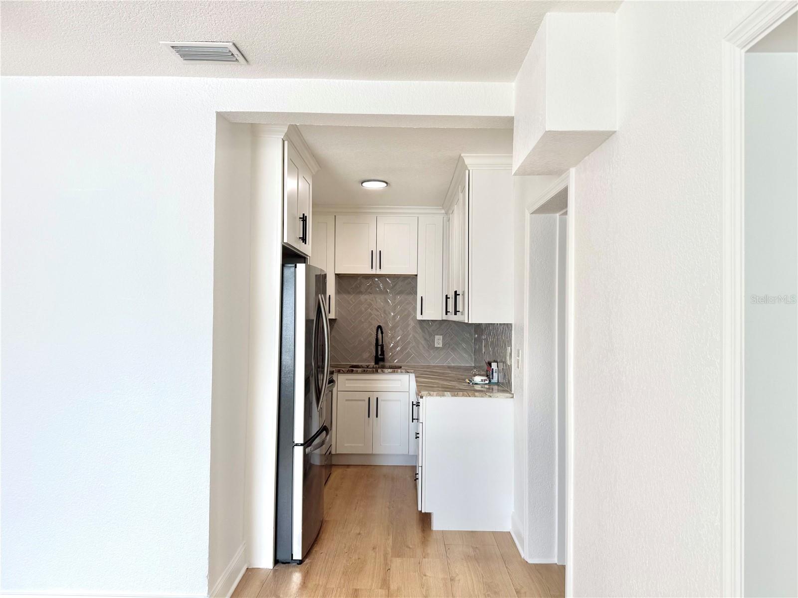 Image 16 of 42 For 1166 Woodlawn Street