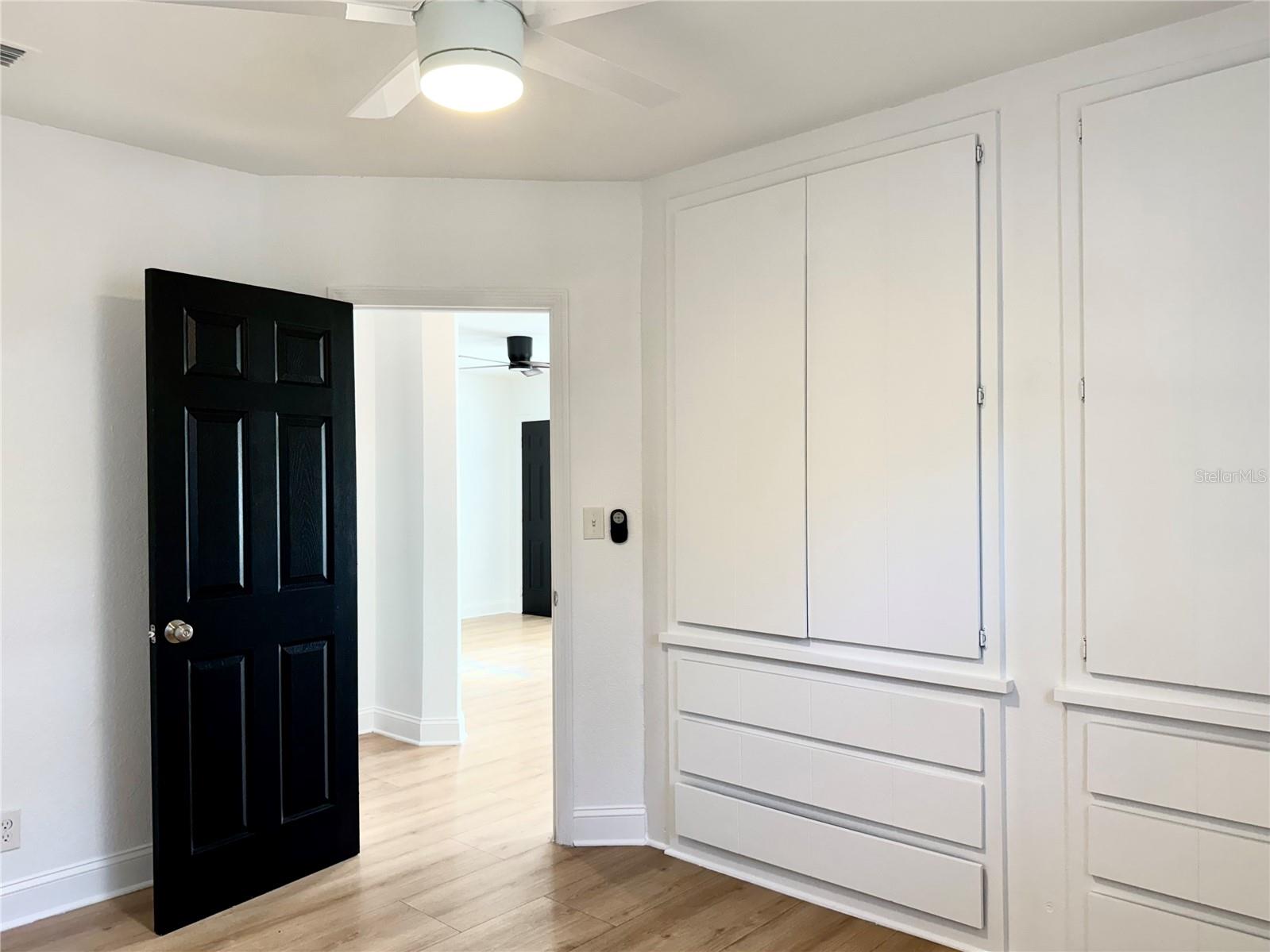 Image 20 of 42 For 1166 Woodlawn Street