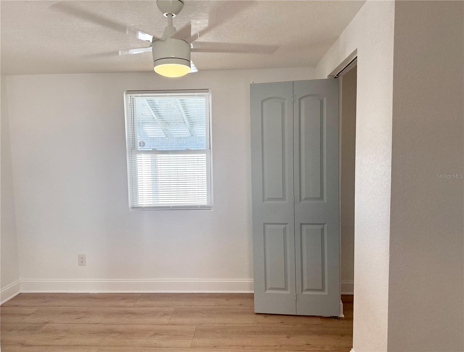 Image 23 of 42 For 1166 Woodlawn Street