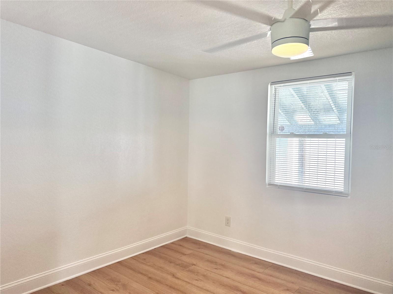 Image 24 of 42 For 1166 Woodlawn Street