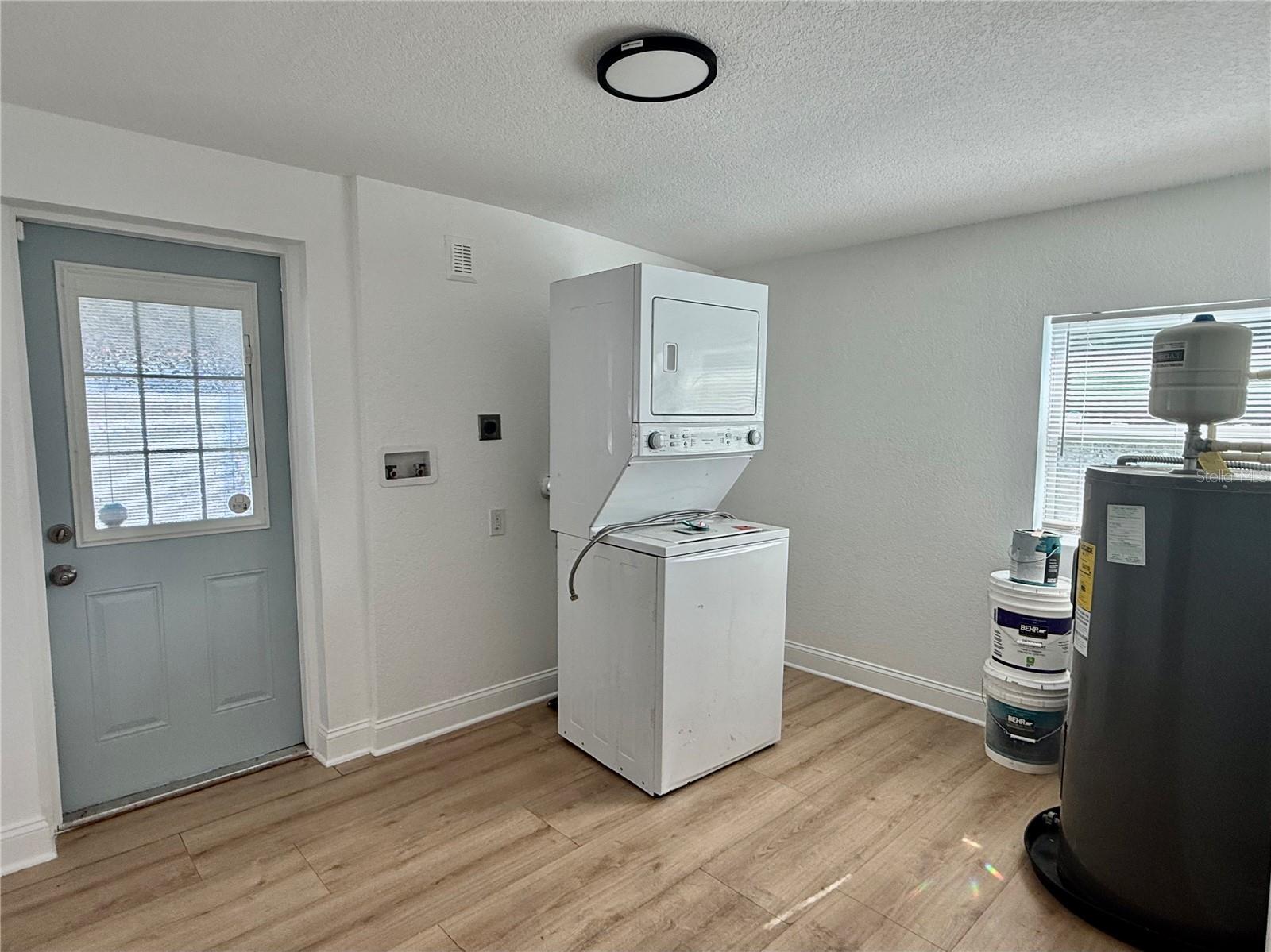 Image 29 of 42 For 1166 Woodlawn Street