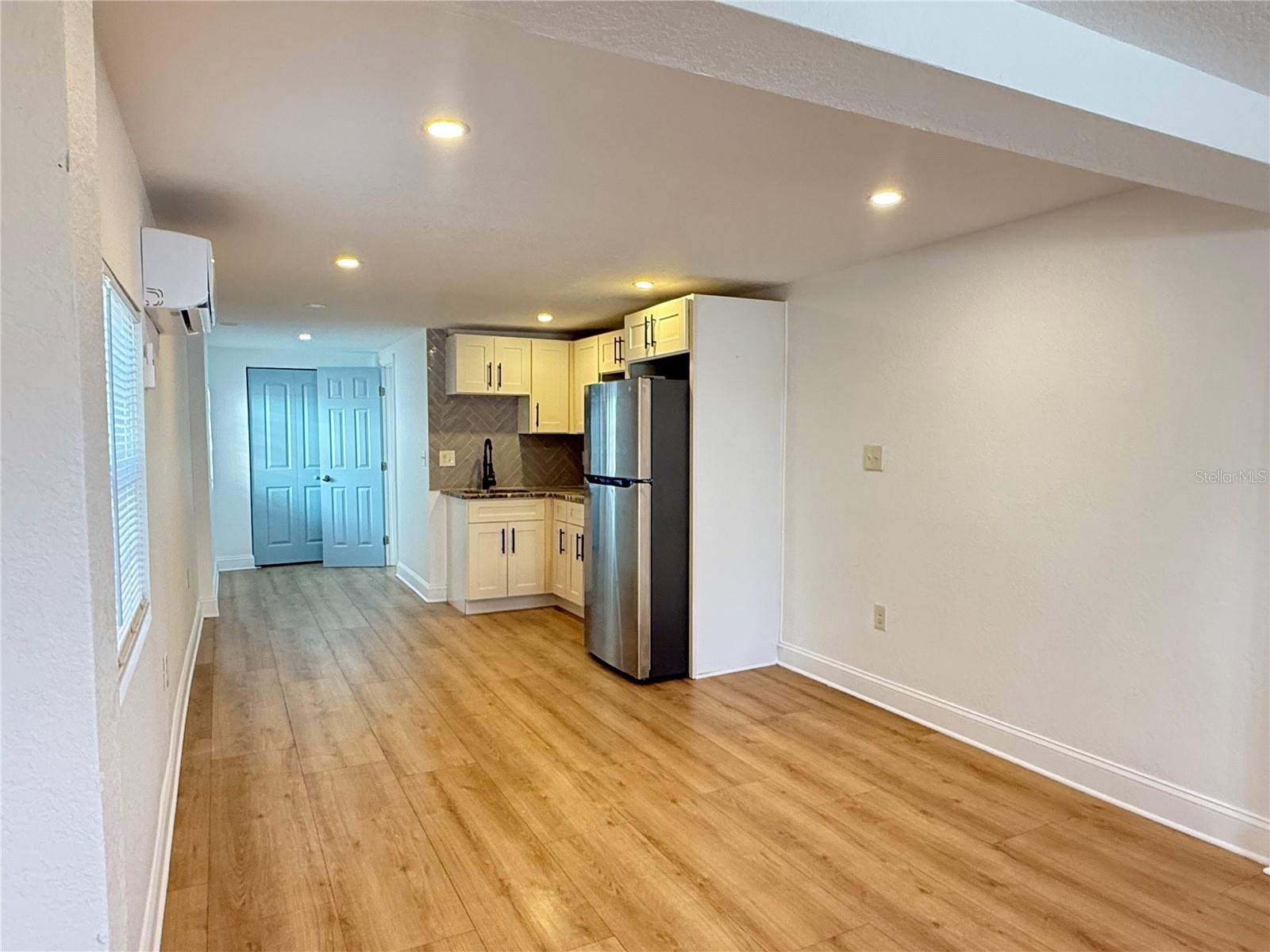 Image 37 of 42 For 1166 Woodlawn Street