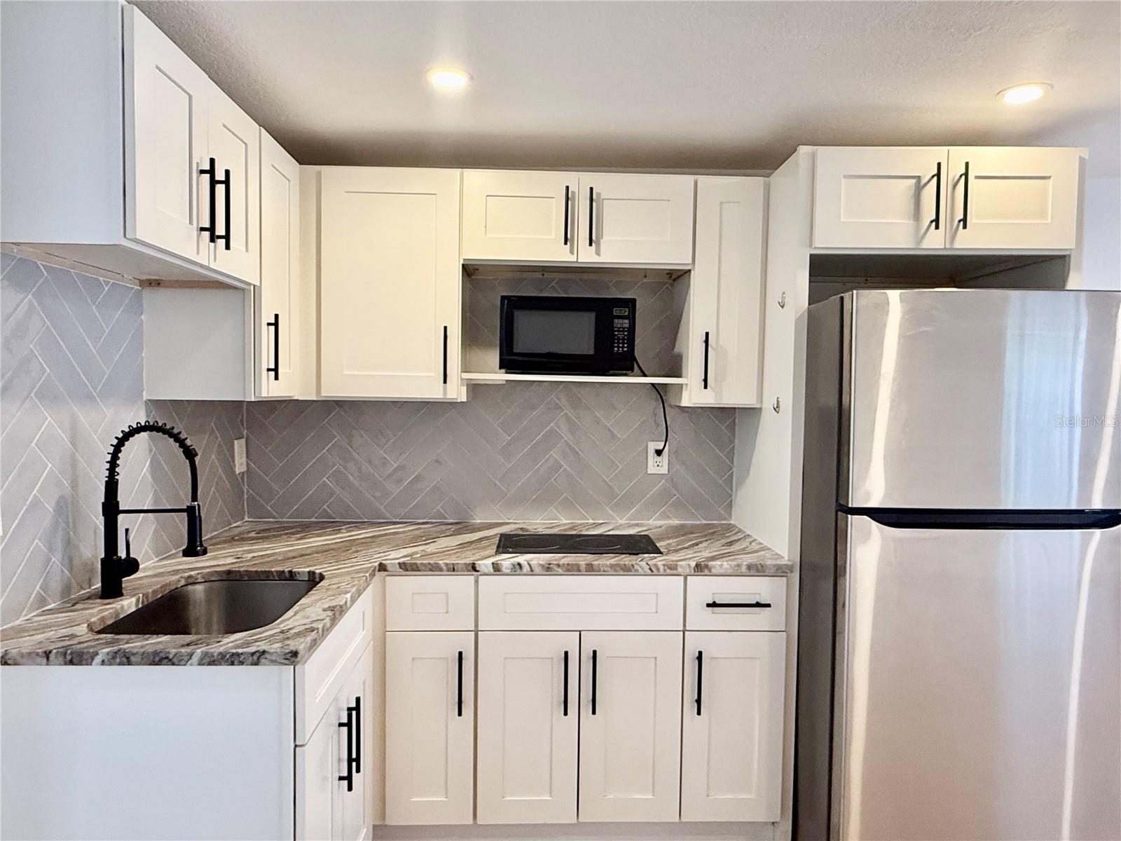 Image 38 of 42 For 1166 Woodlawn Street