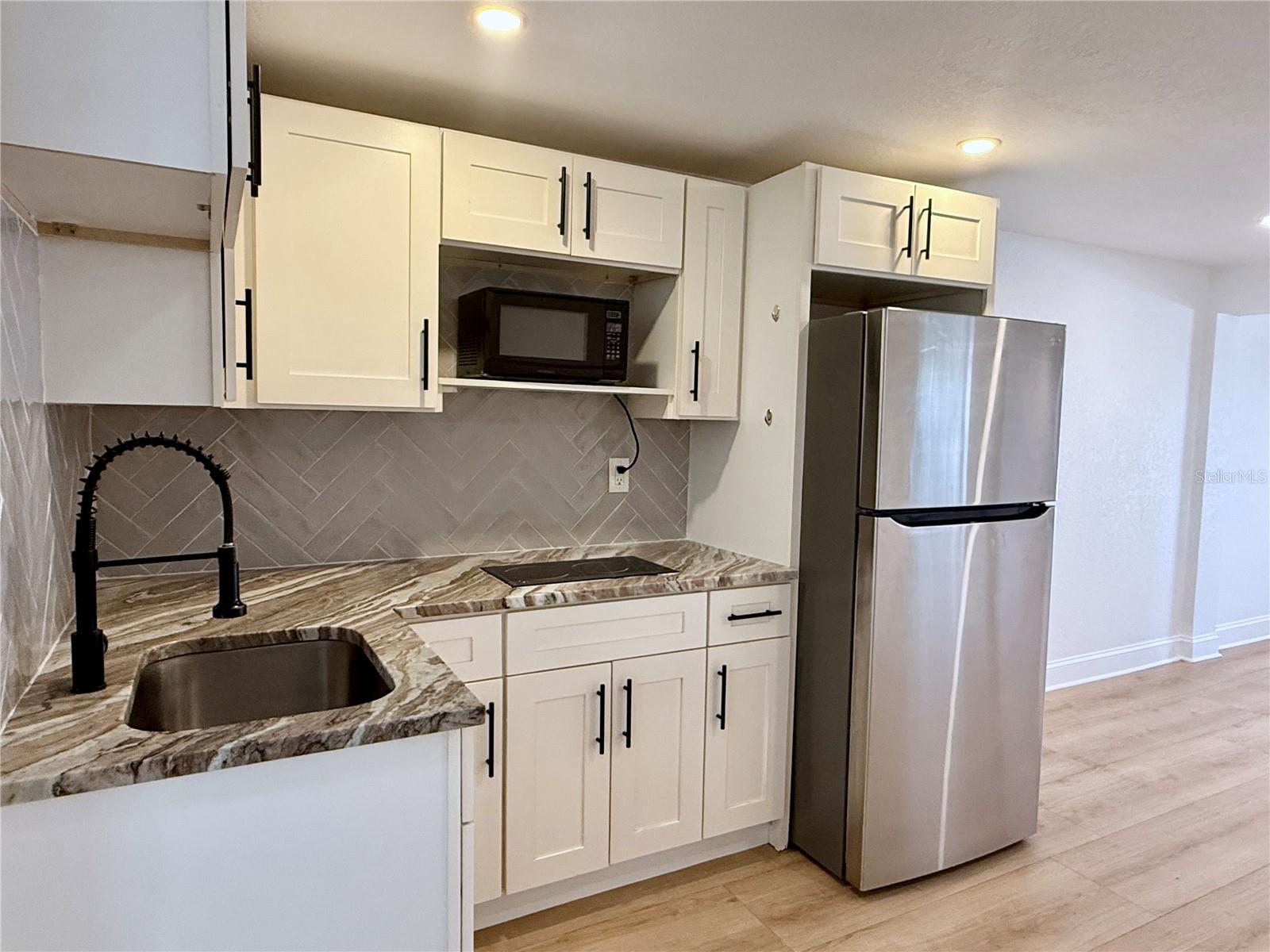 Image 40 of 42 For 1166 Woodlawn Street