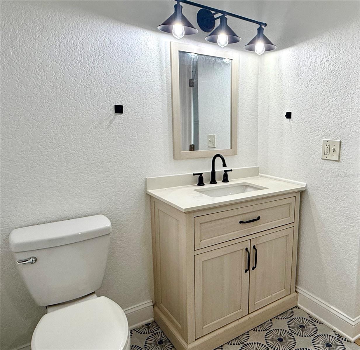 Image 41 of 42 For 1166 Woodlawn Street