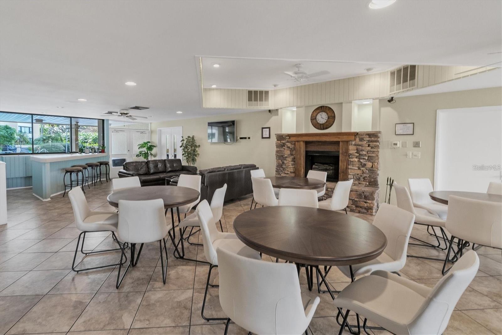 Image 52 of 57 For 2620 Cove Cay Drive 502