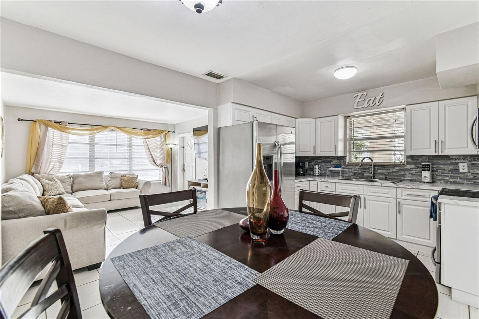 Image 12 of 68 For 6915 Bream Street