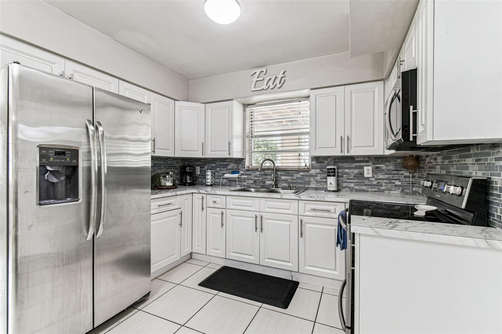 Image 13 of 68 For 6915 Bream Street