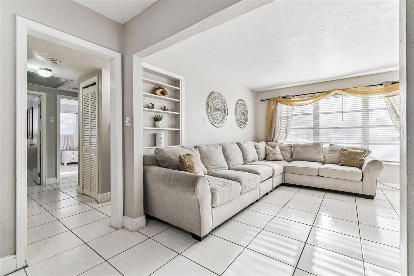 Image 18 of 68 For 6915 Bream Street