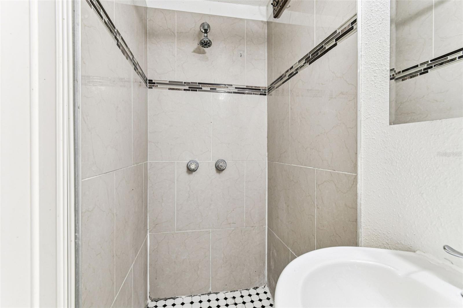 Image 47 of 68 For 6915 Bream Street