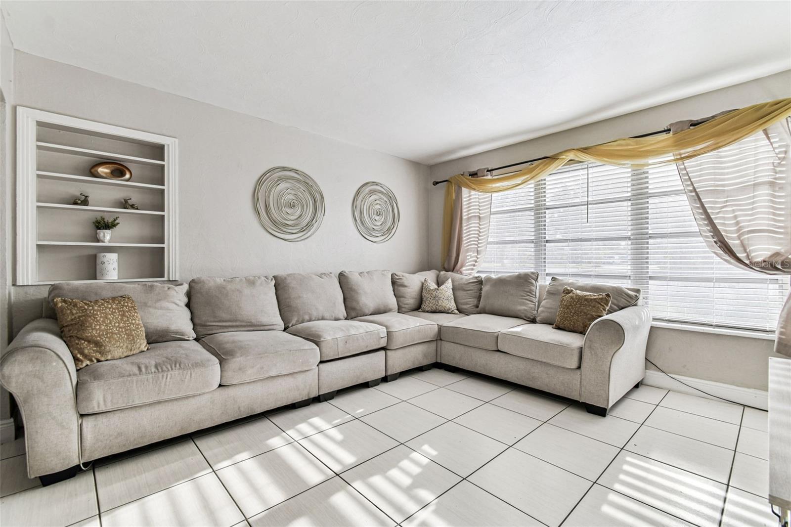 Image 9 of 68 For 6915 Bream Street