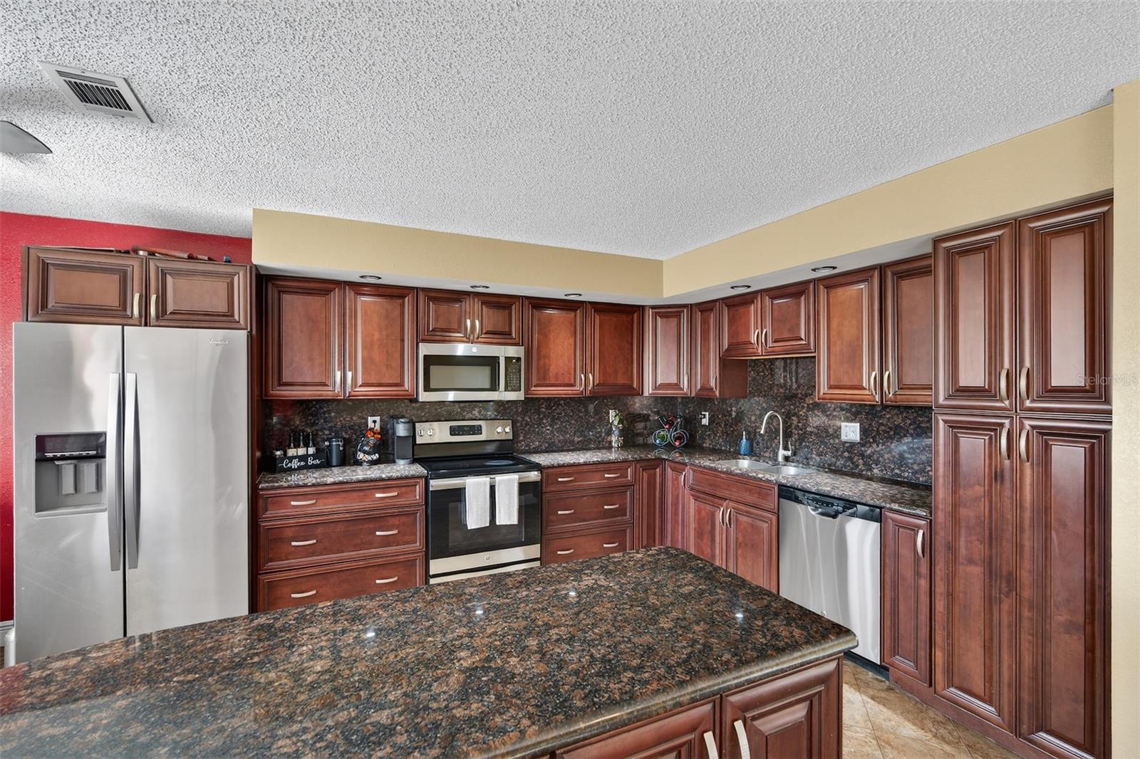 Image 13 of 45 For 8984 Antigua Drive