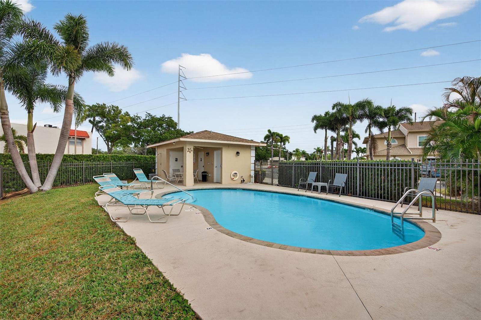 Image 35 of 45 For 8984 Antigua Drive