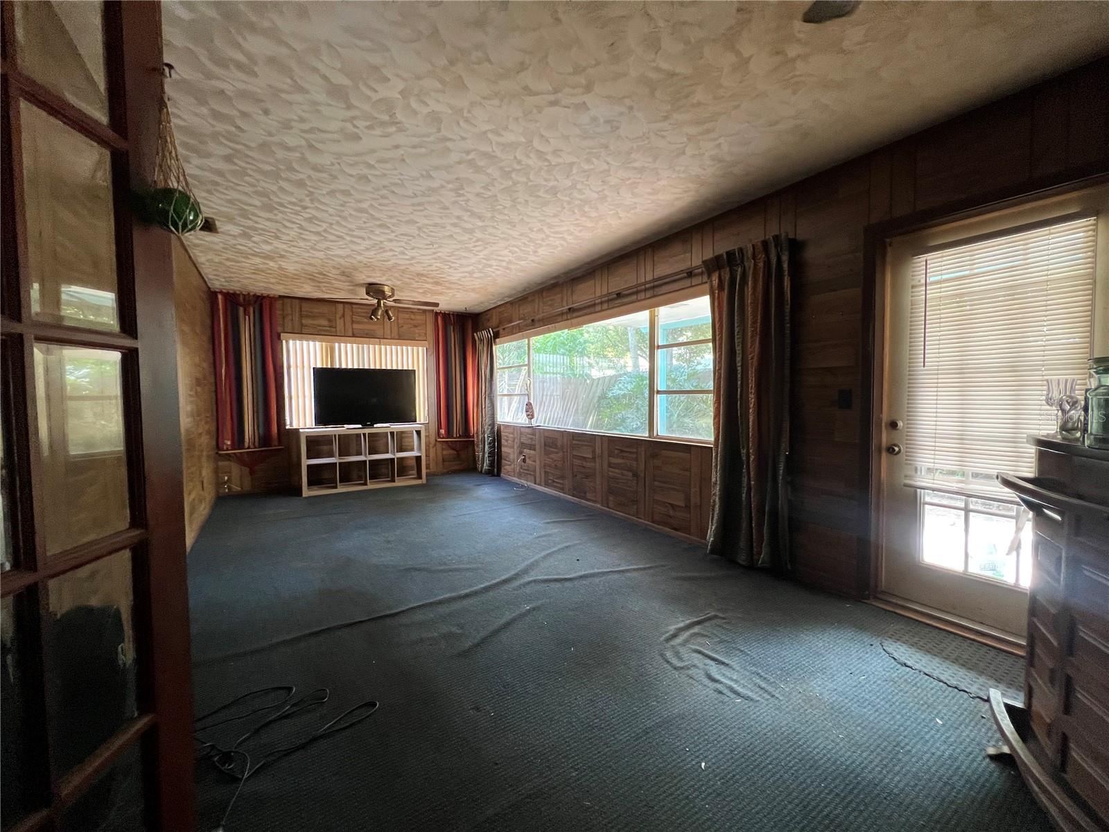 Image 17 of 68 For 1945 Lakewood Drive