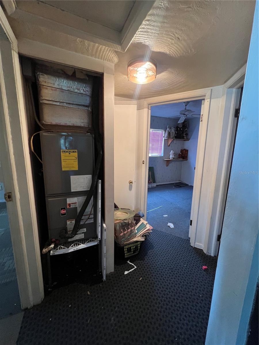 Image 35 of 68 For 1945 Lakewood Drive