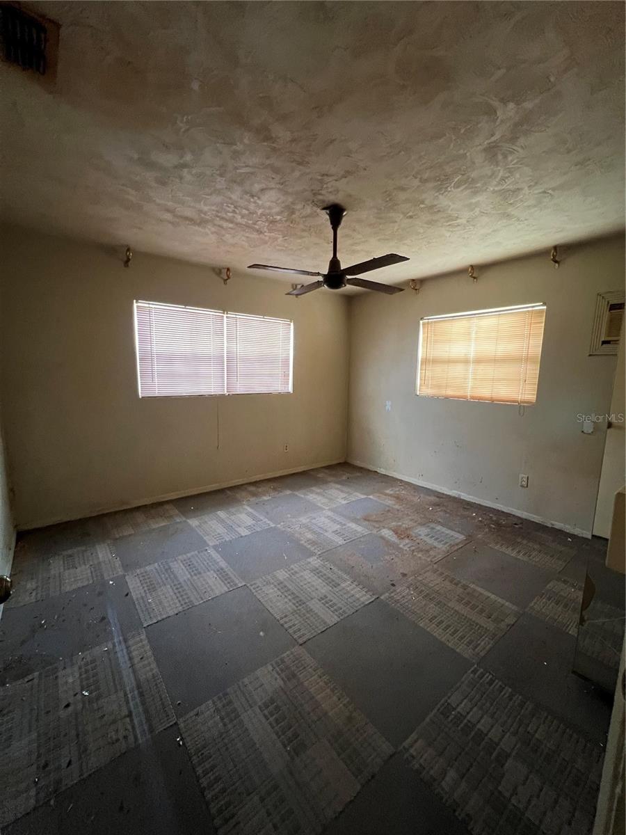 Image 36 of 68 For 1945 Lakewood Drive