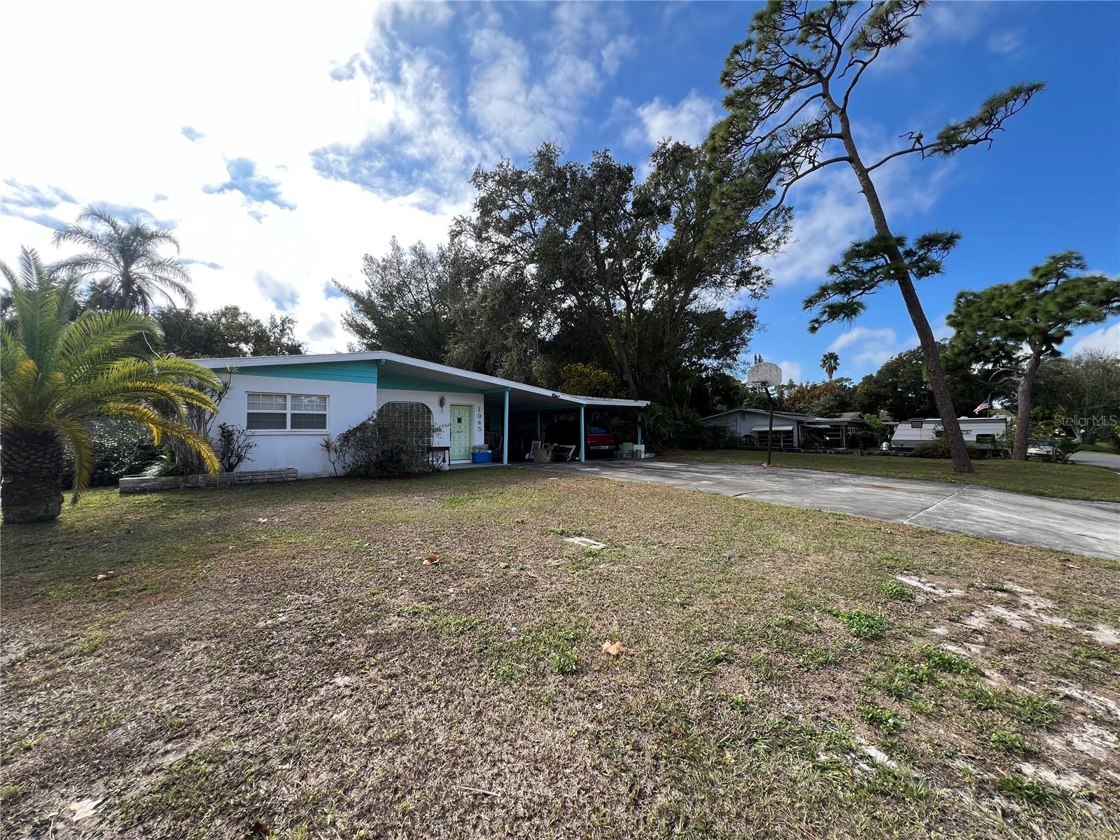 Image 5 of 68 For 1945 Lakewood Drive