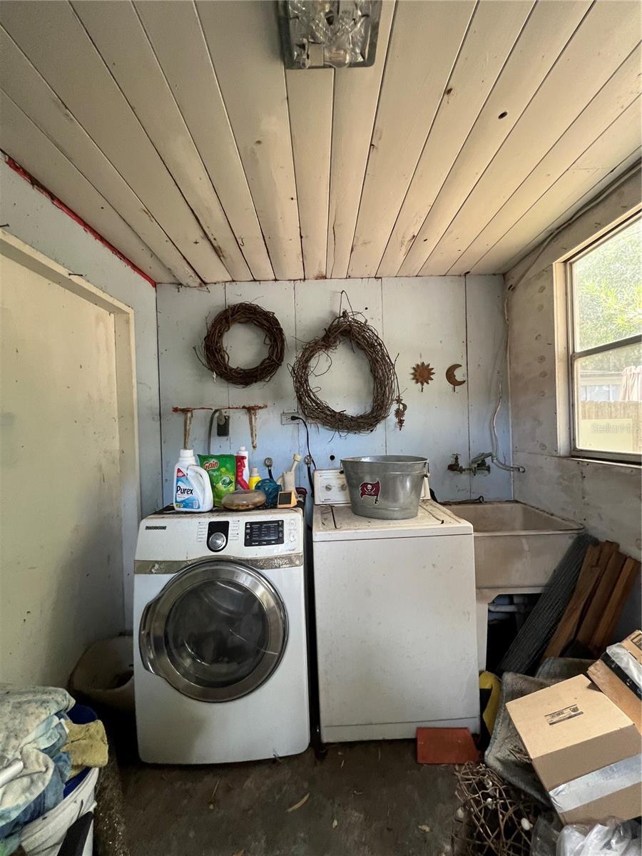 Image 51 of 68 For 1945 Lakewood Drive