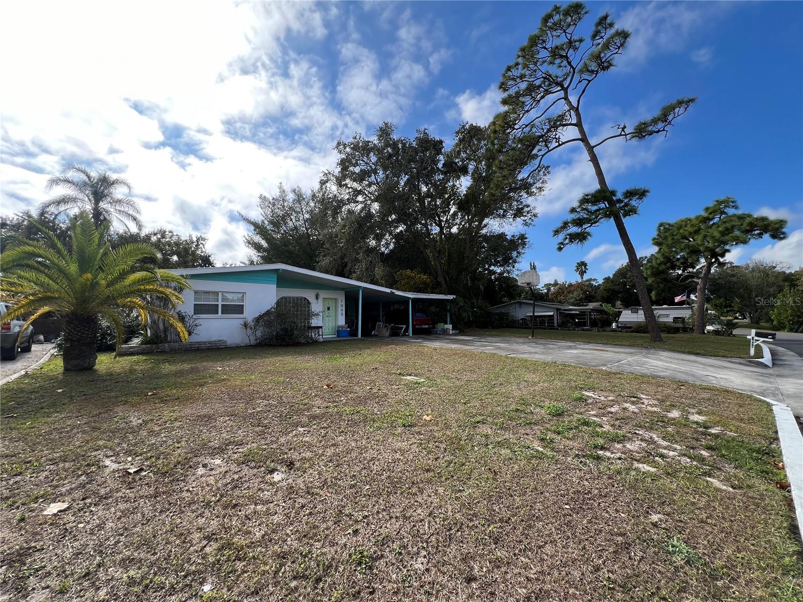 Image 8 of 68 For 1945 Lakewood Drive