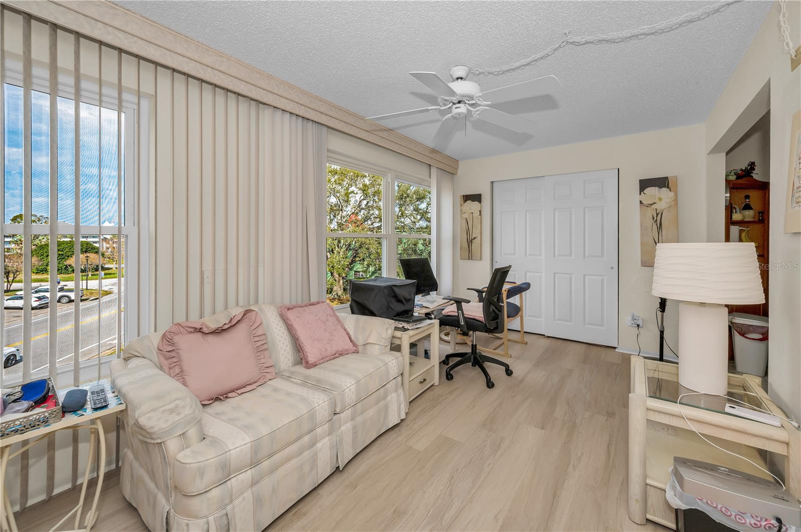 Image 16 of 74 For 2358 Ecuadorian Way 52