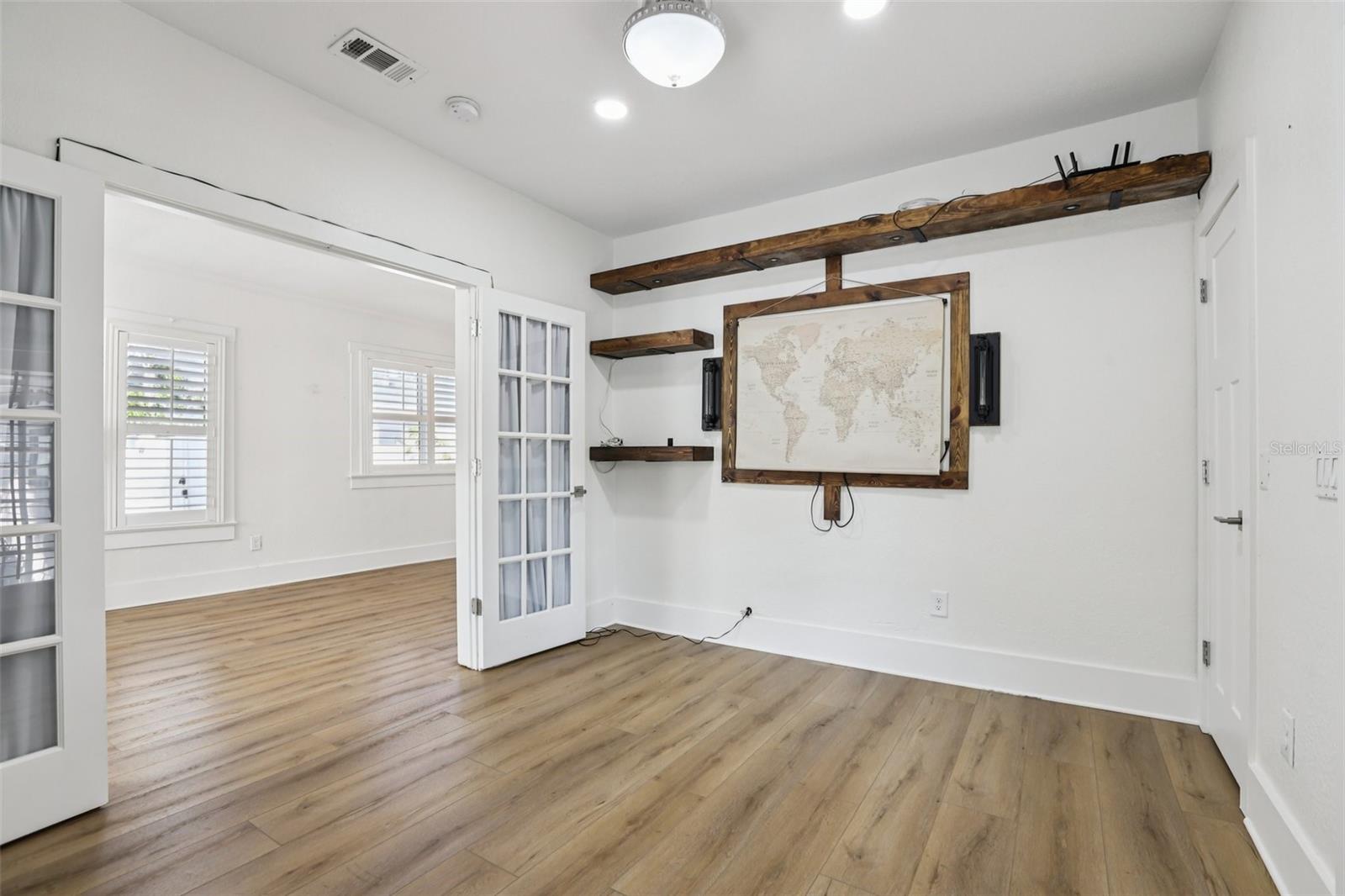 Image 13 of 37 For 416 Wildwood Way