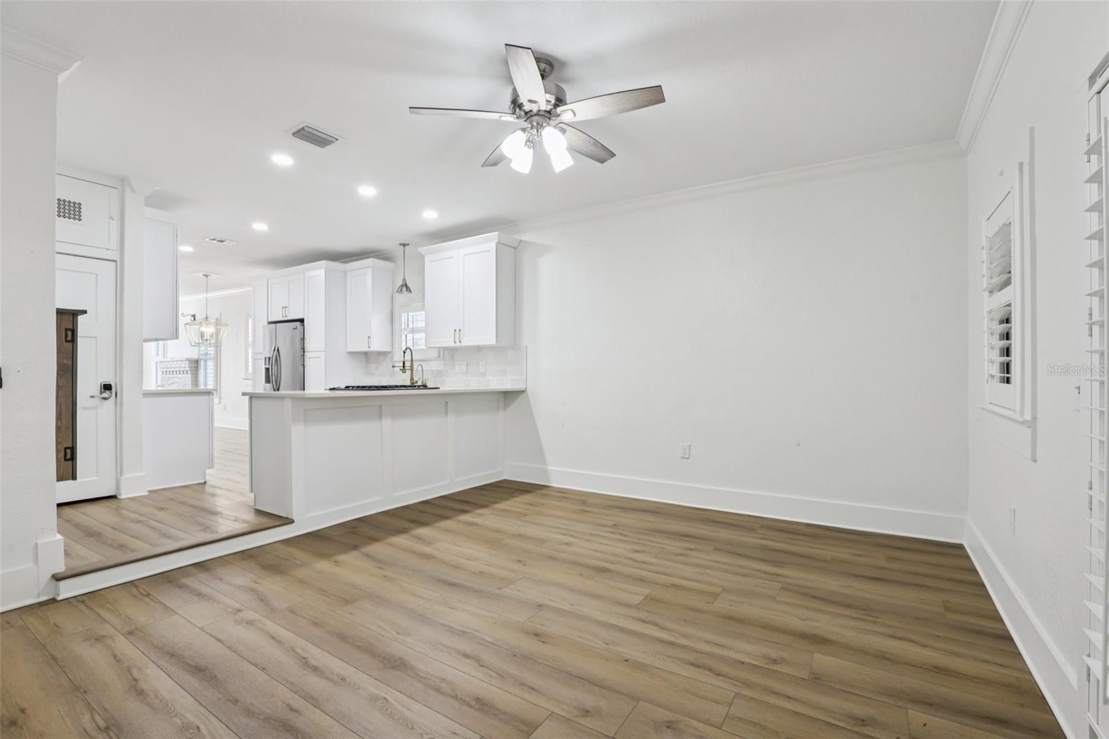 Image 19 of 37 For 416 Wildwood Way