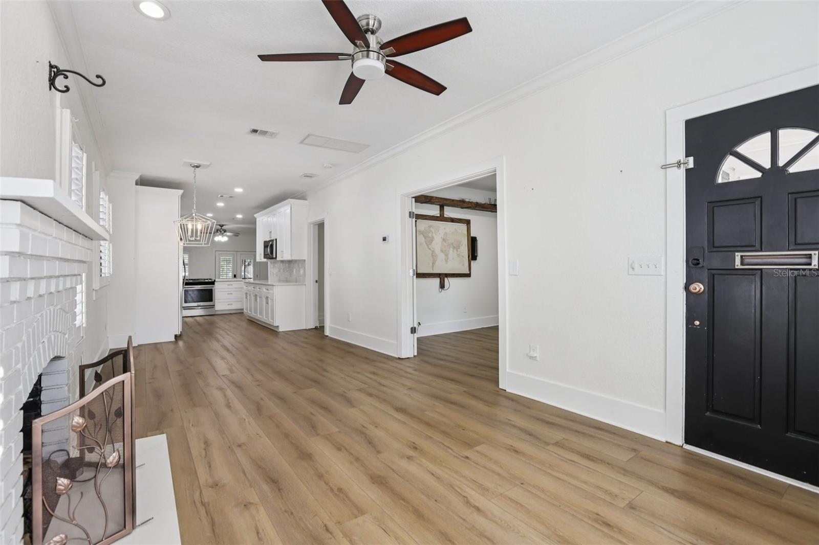 Image 4 of 37 For 416 Wildwood Way