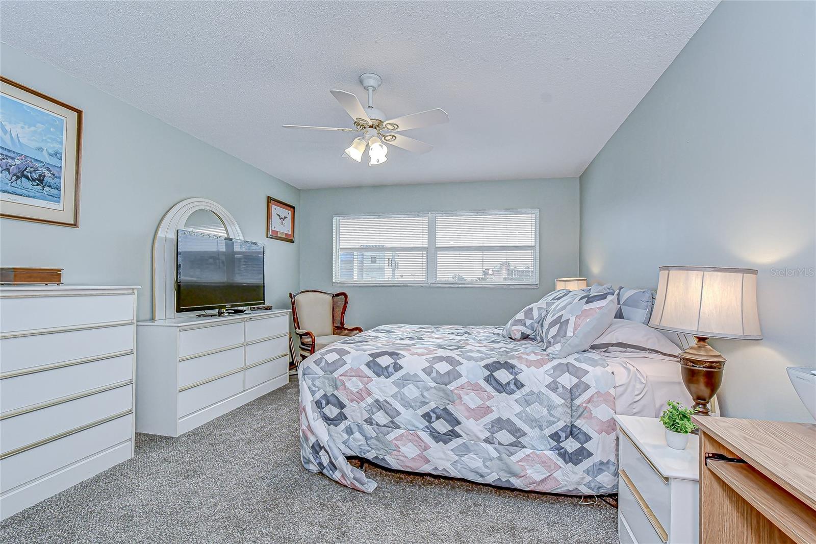 Image 22 of 34 For 5575 Gulf Boulevard 323