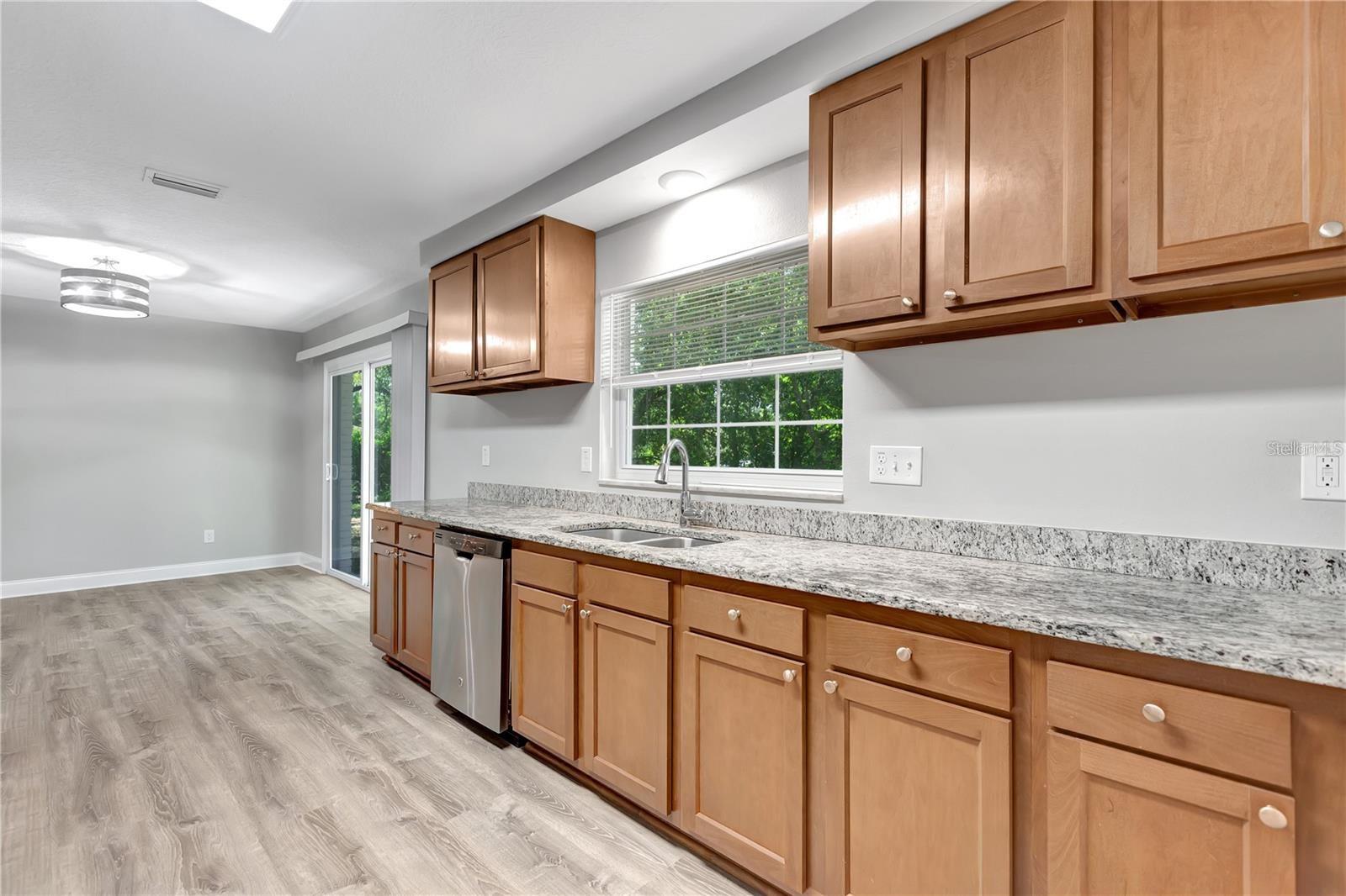 Listing photo id 10 for 5205 131st Avenue