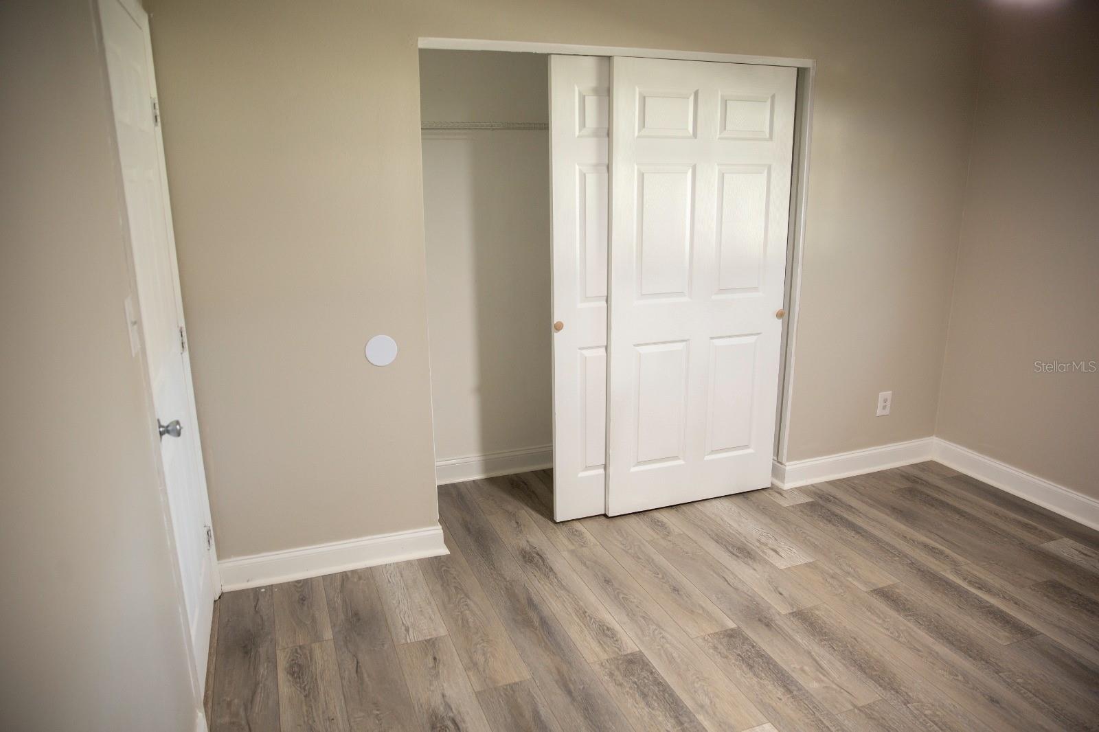 Listing photo id 14 for 5205 131st Avenue