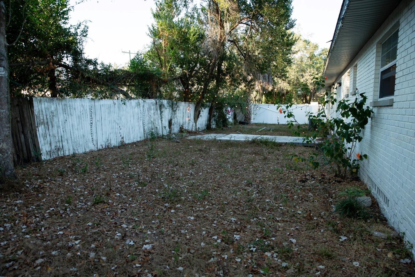 Listing photo id 21 for 5205 131st Avenue