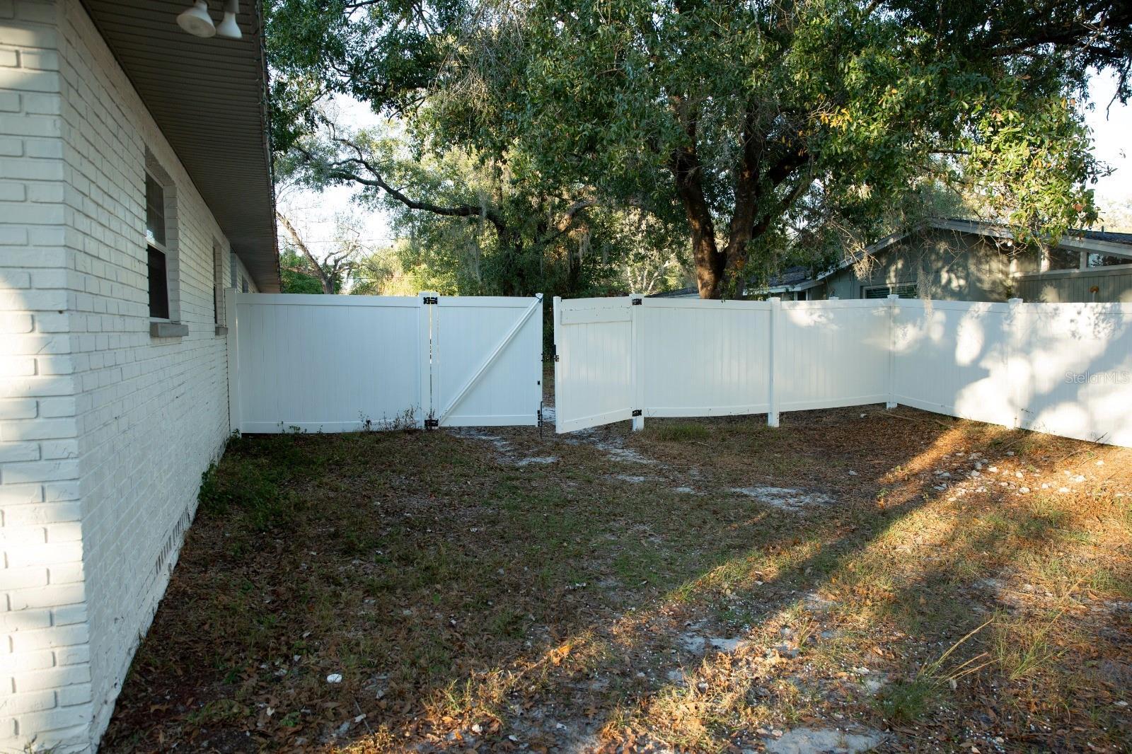 Listing photo id 22 for 5205 131st Avenue