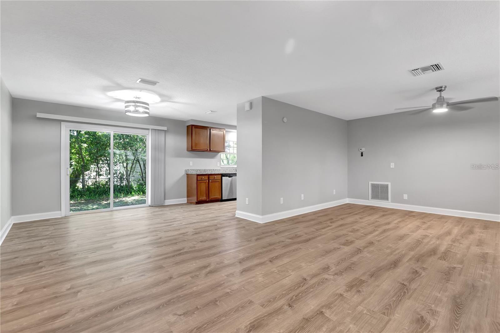 Listing photo id 1 for 5205 131st Avenue