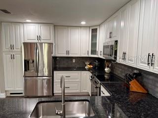 Listing photo id 8 for 559 Quintana Place Ne