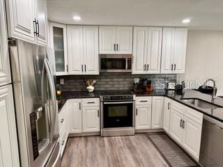 Listing photo id 9 for 559 Quintana Place Ne