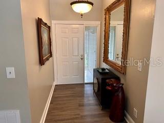 Listing photo id 1 for 559 Quintana Place Ne