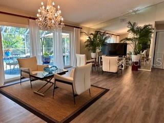 Listing photo id 3 for 559 Quintana Place Ne