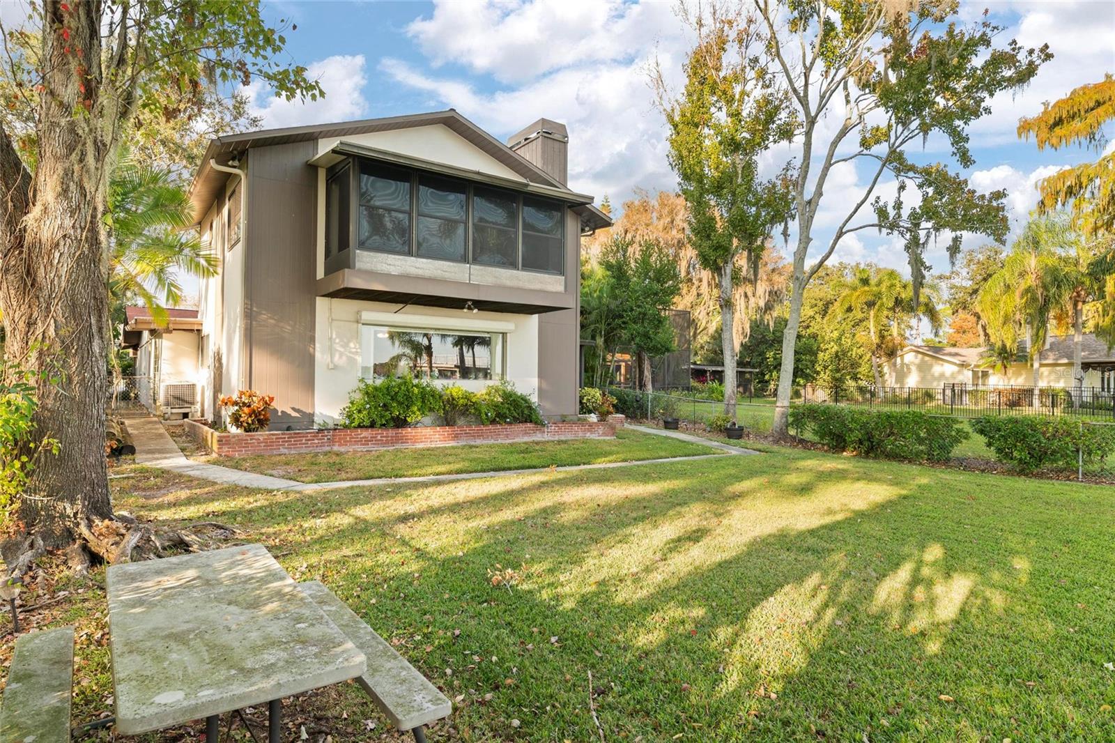 Image 10 of 69 For 1708 Richard Ervin Parkway