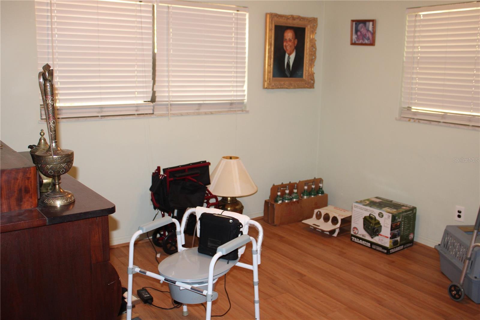 Image 36 of 69 For 1708 Richard Ervin Parkway