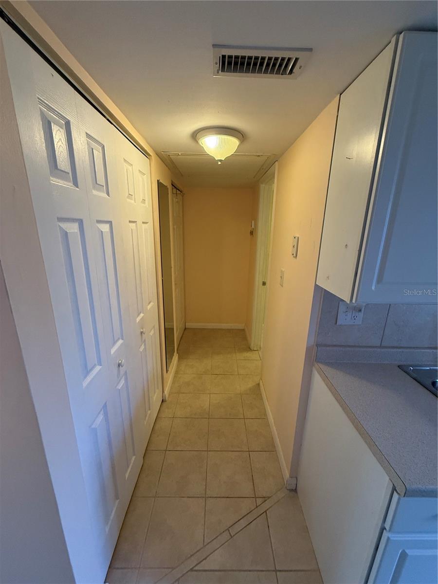 Image 12 of 23 For 7701 Starkey Road 703