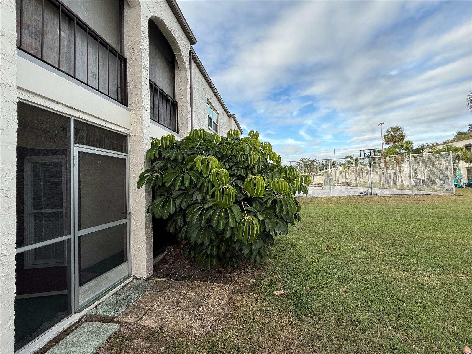 Image 16 of 23 For 7701 Starkey Road 703